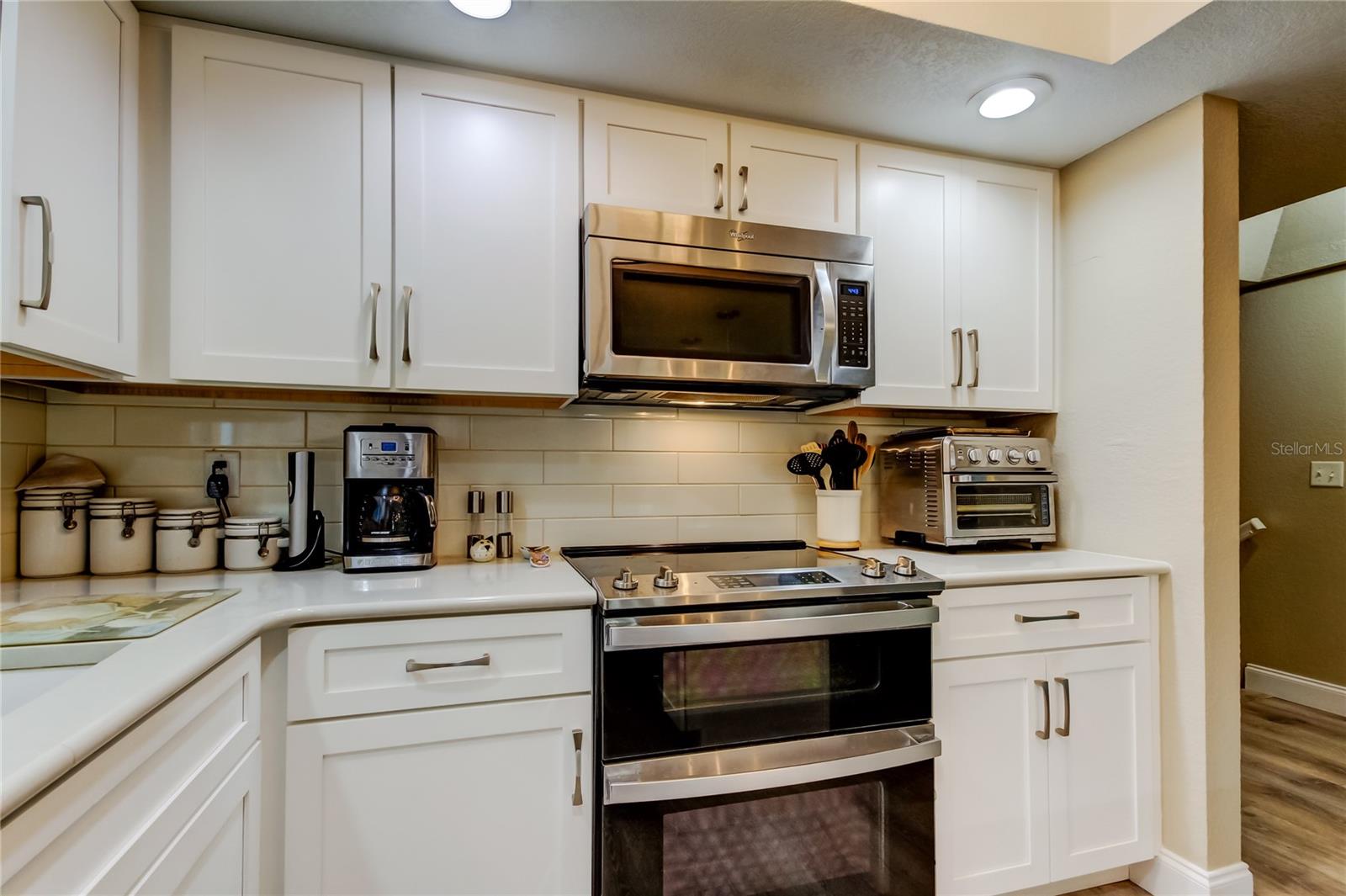 Image 15 of 75 For 9484 Tara Cay Court 8
