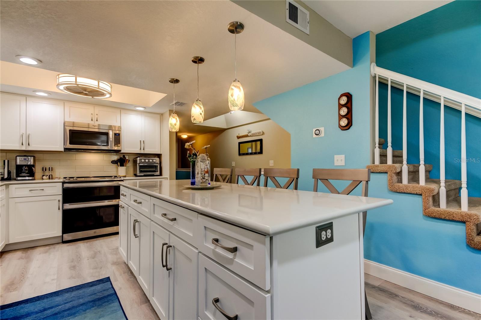 Image 19 of 75 For 9484 Tara Cay Court 8