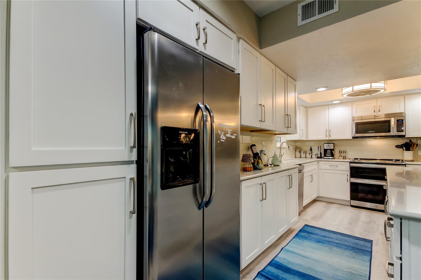 Image 20 of 75 For 9484 Tara Cay Court 8