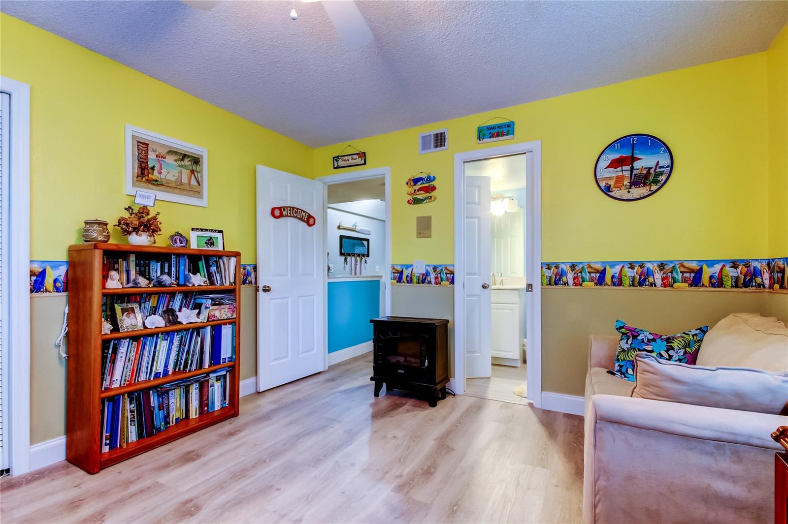 Image 43 of 75 For 9484 Tara Cay Court 8