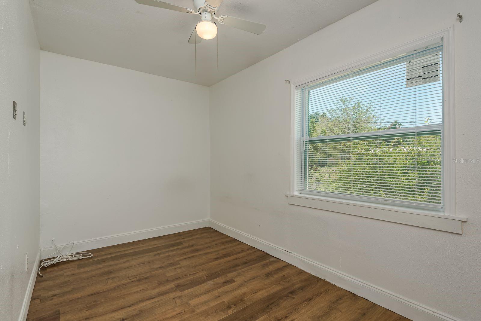 Image 13 of 29 For 2911 16th Avenue S A