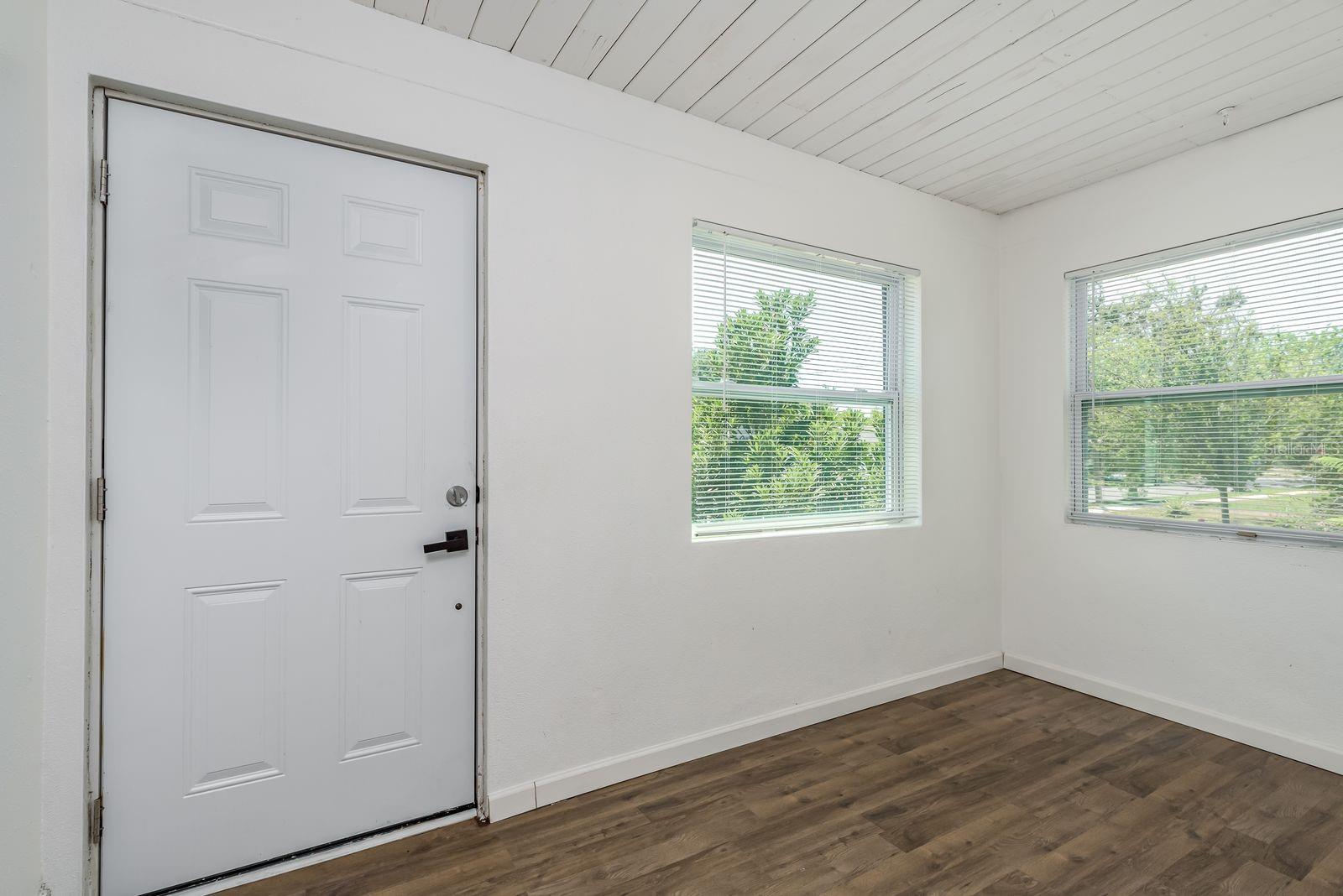 Image 15 of 29 For 2911 16th Avenue S A
