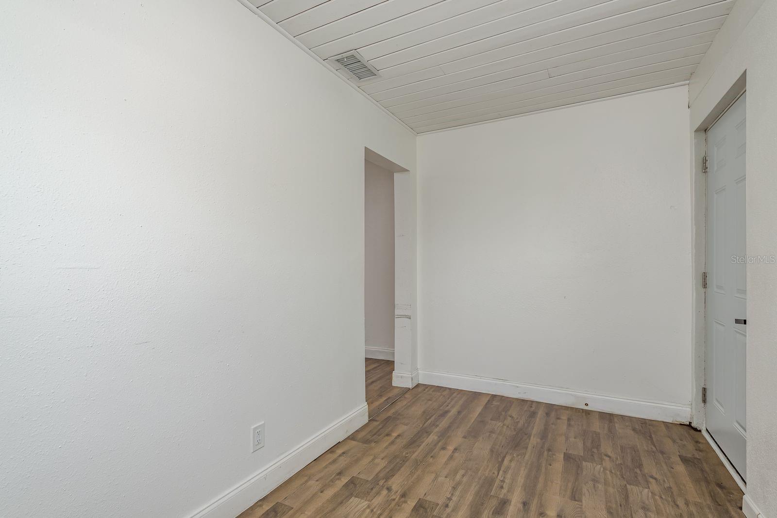 Image 16 of 29 For 2911 16th Avenue S A