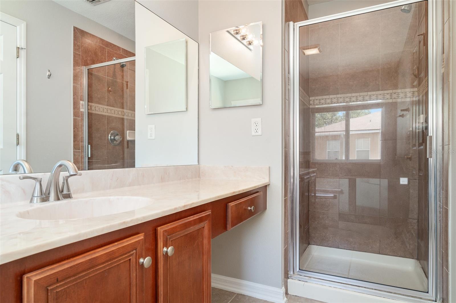 Image 13 of 22 For 6954 Hawthorne Trace Lane