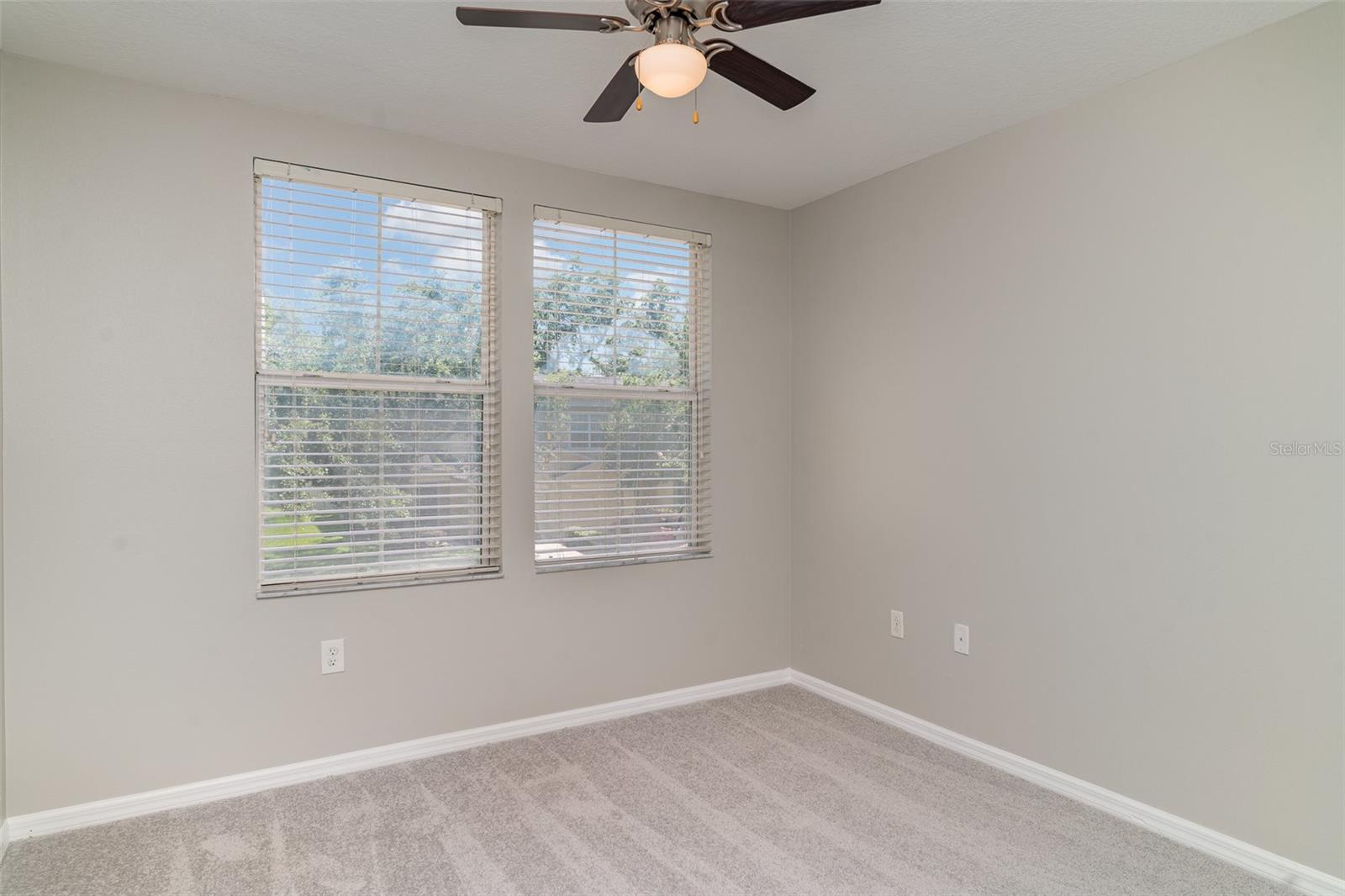 Image 15 of 22 For 6954 Hawthorne Trace Lane