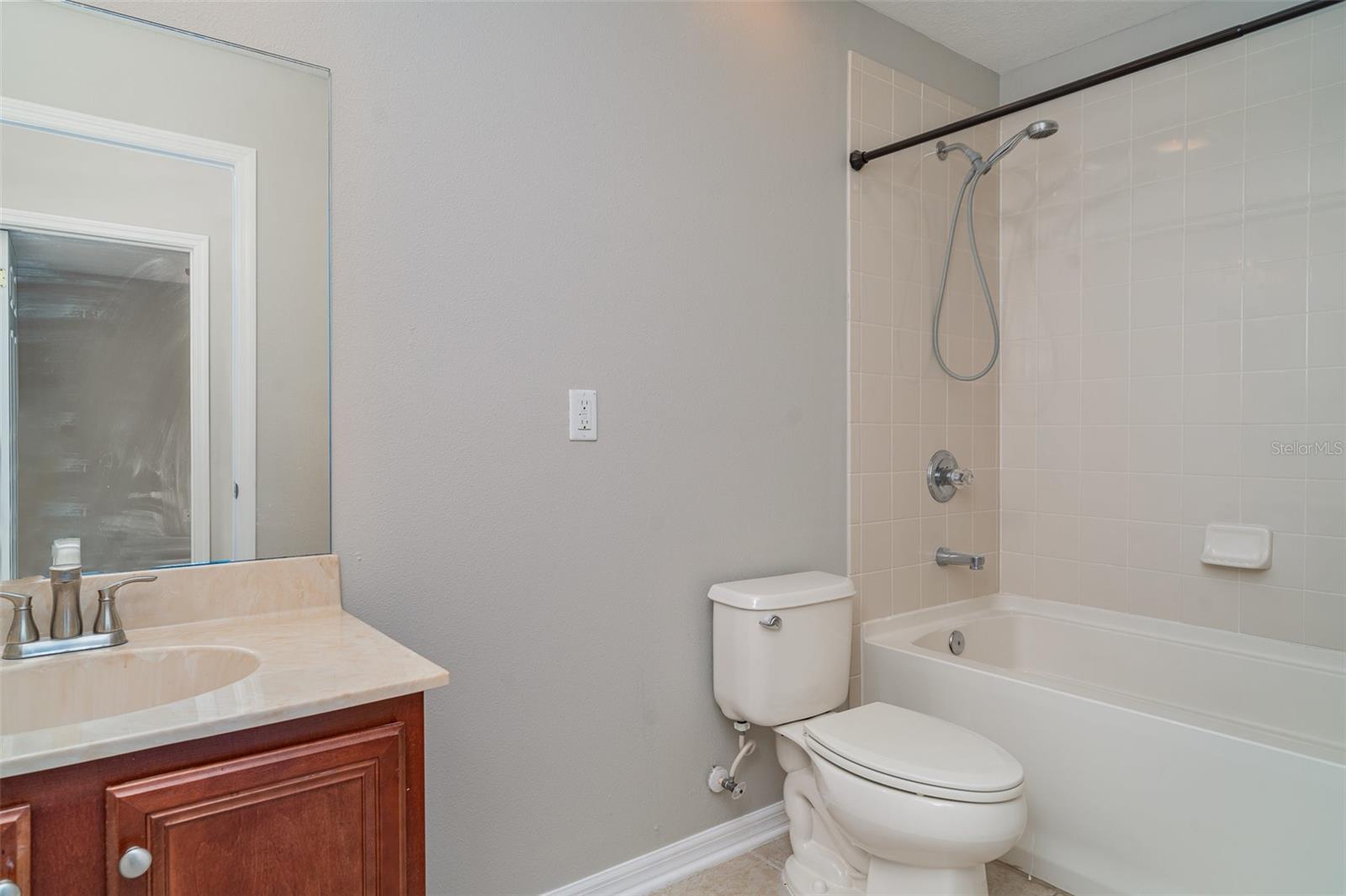 Image 17 of 22 For 6954 Hawthorne Trace Lane