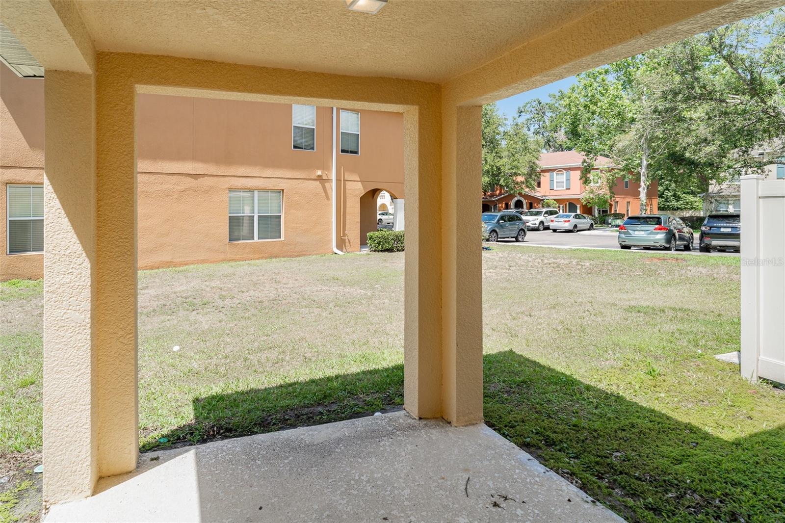 Image 19 of 22 For 6954 Hawthorne Trace Lane
