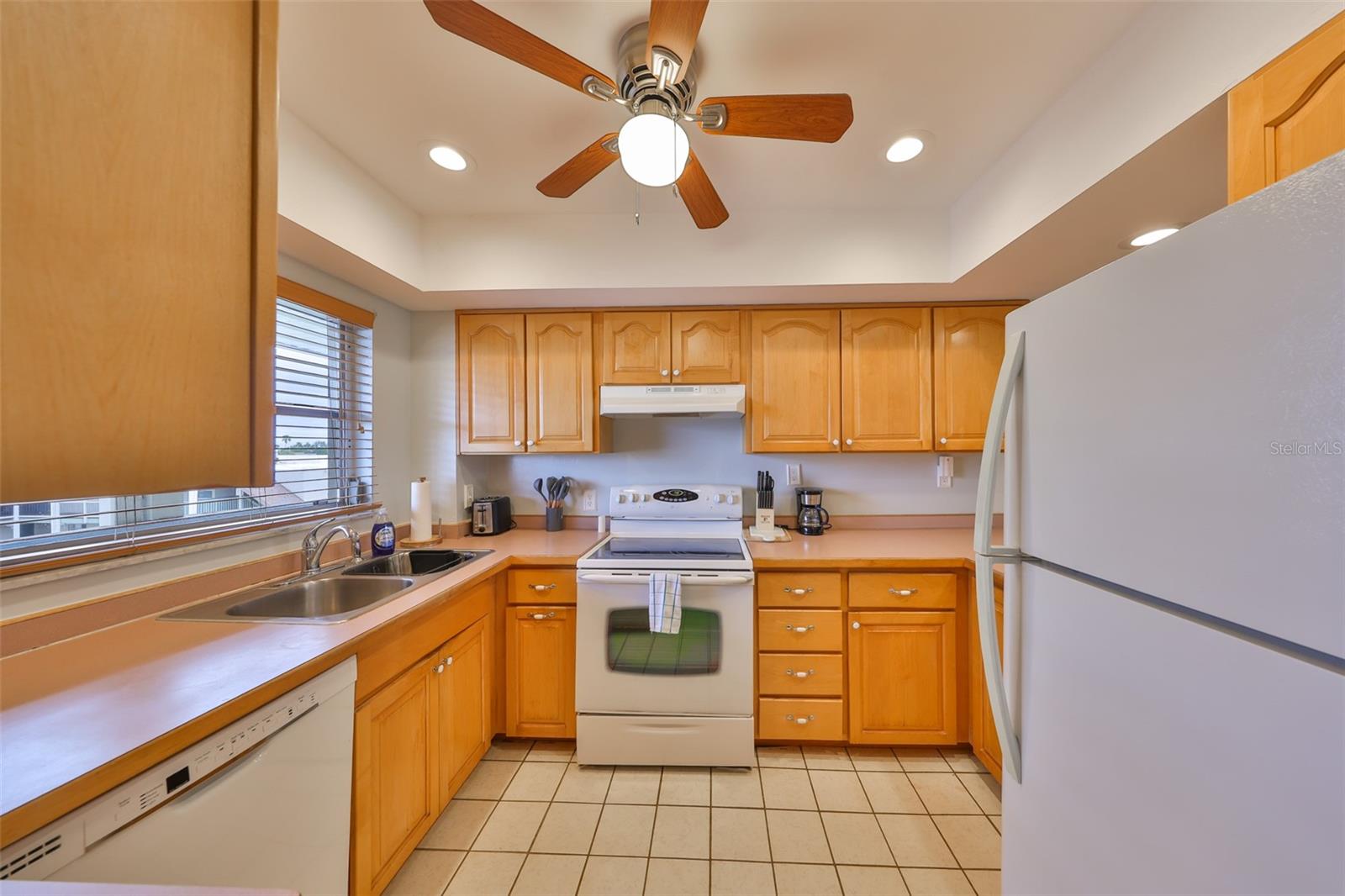 Image 4 of 22 For 1028 Apollo Beach Boulevard 315