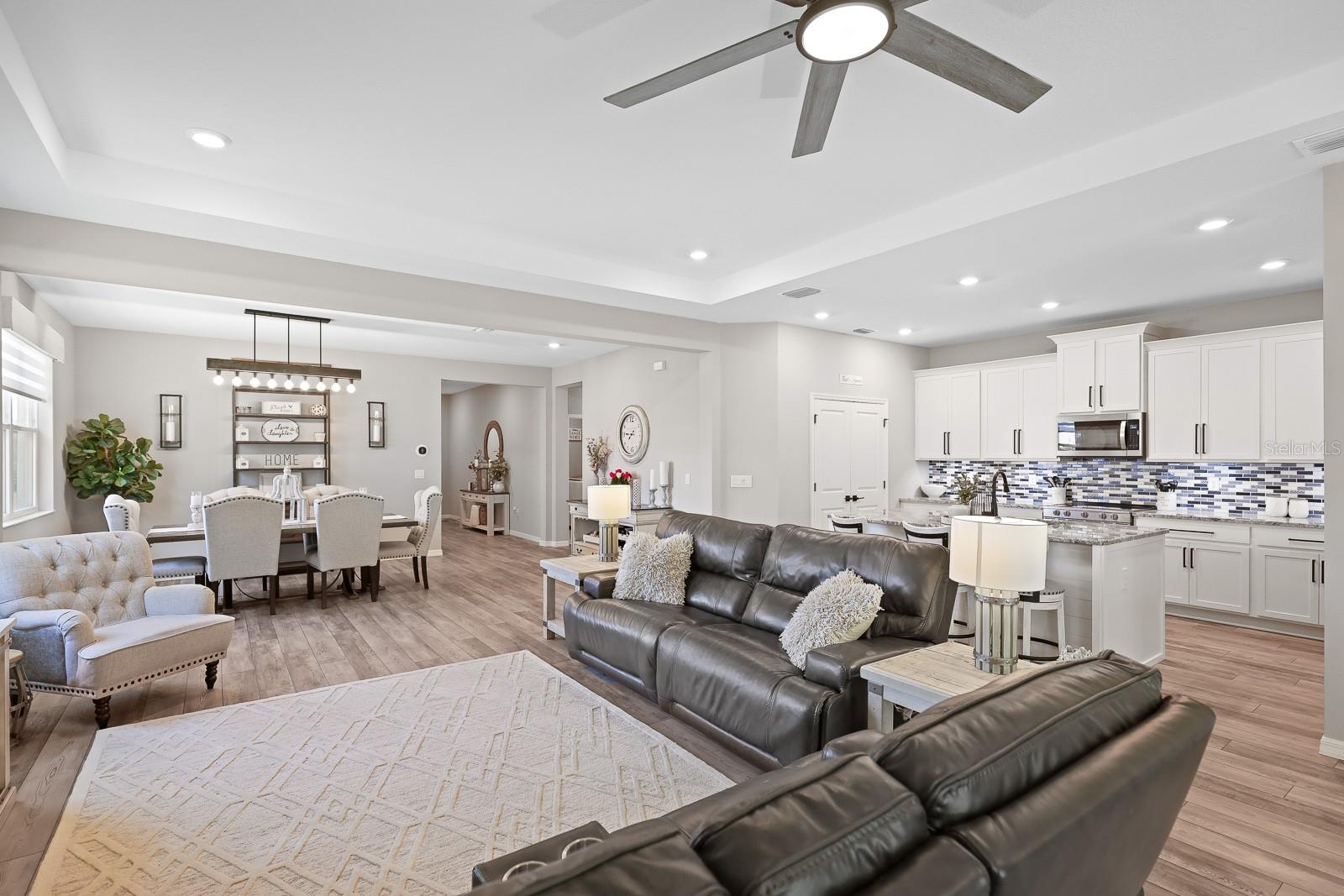 Listing photo id 9 for 520 Valri Park Drive