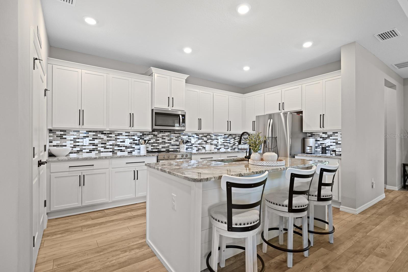 Listing photo id 10 for 520 Valri Park Drive