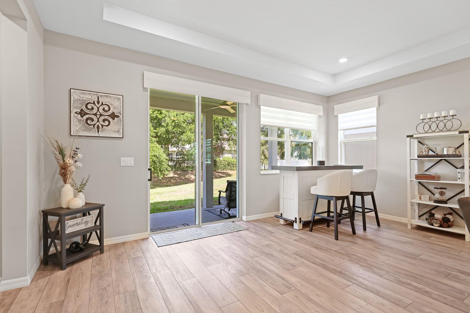 Listing photo id 15 for 520 Valri Park Drive