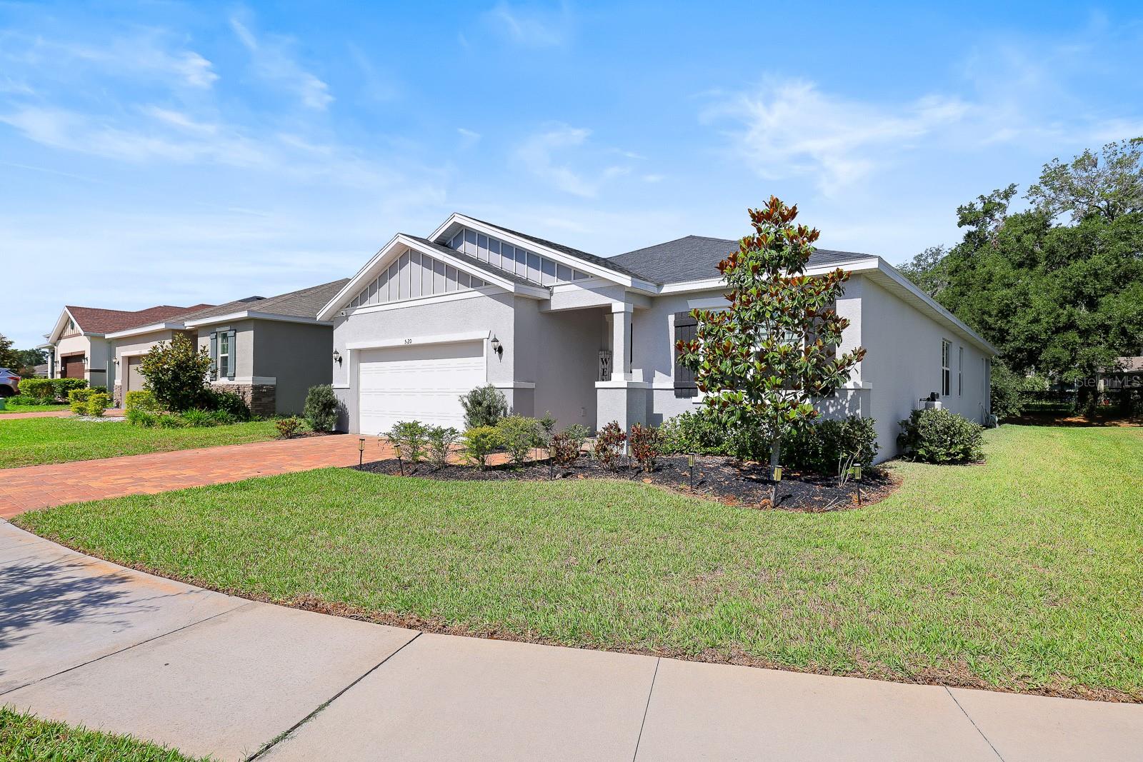 Listing photo id 0 for 520 Valri Park Drive