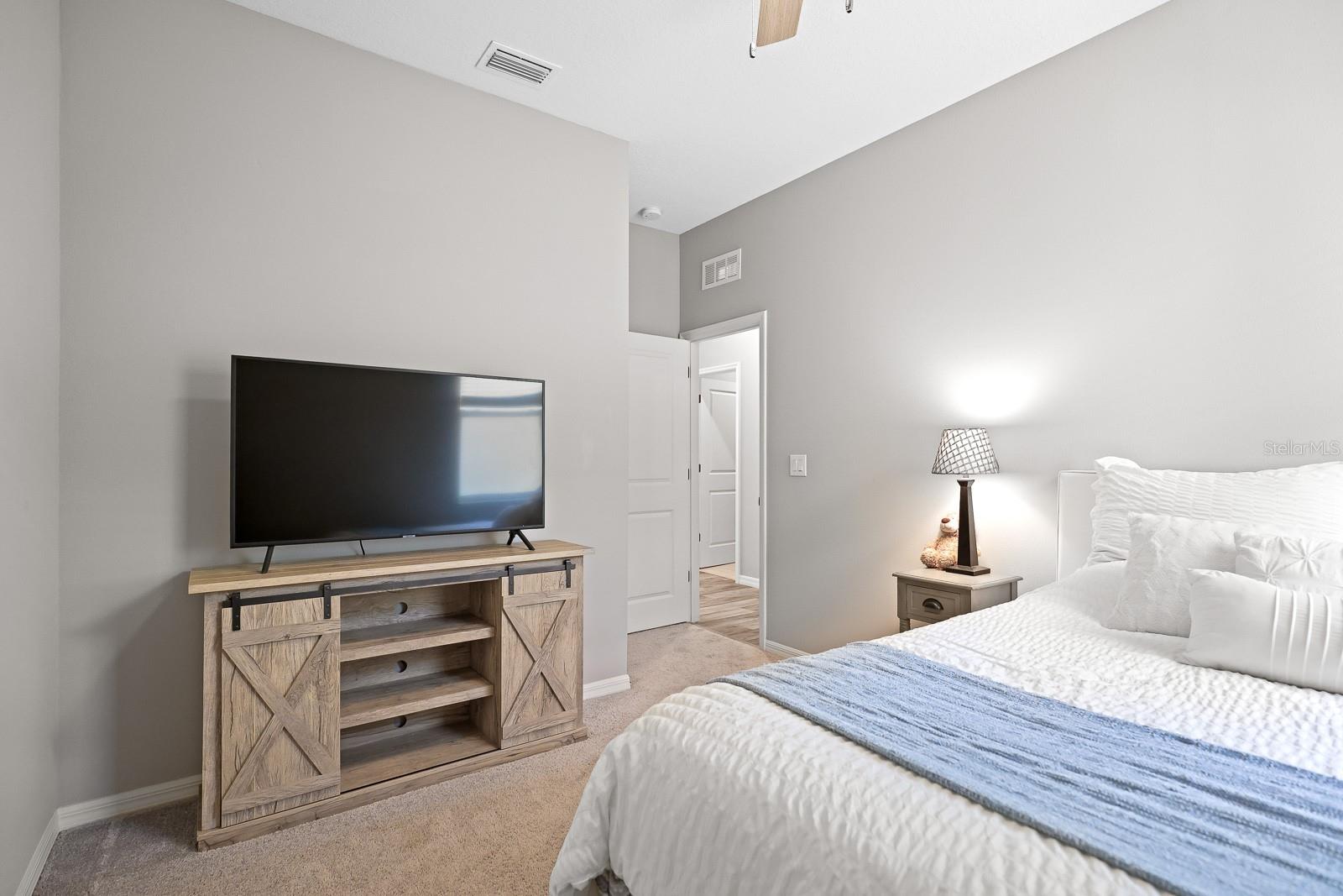 Listing photo id 23 for 520 Valri Park Drive