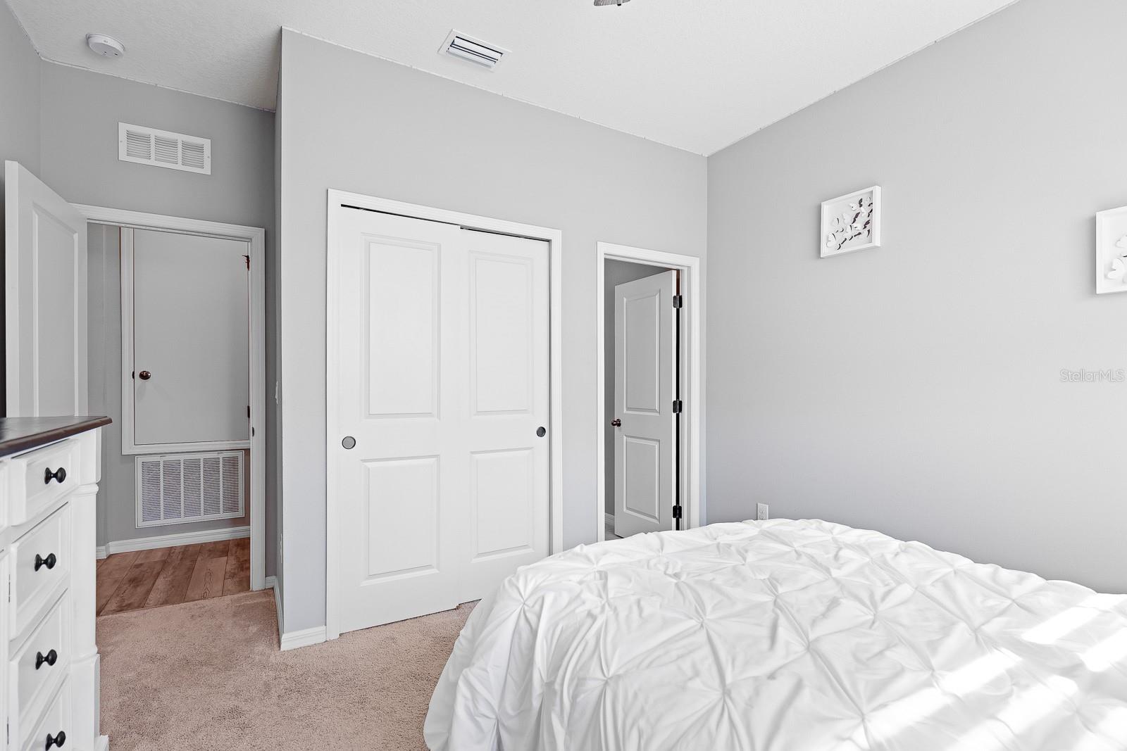Listing photo id 29 for 520 Valri Park Drive