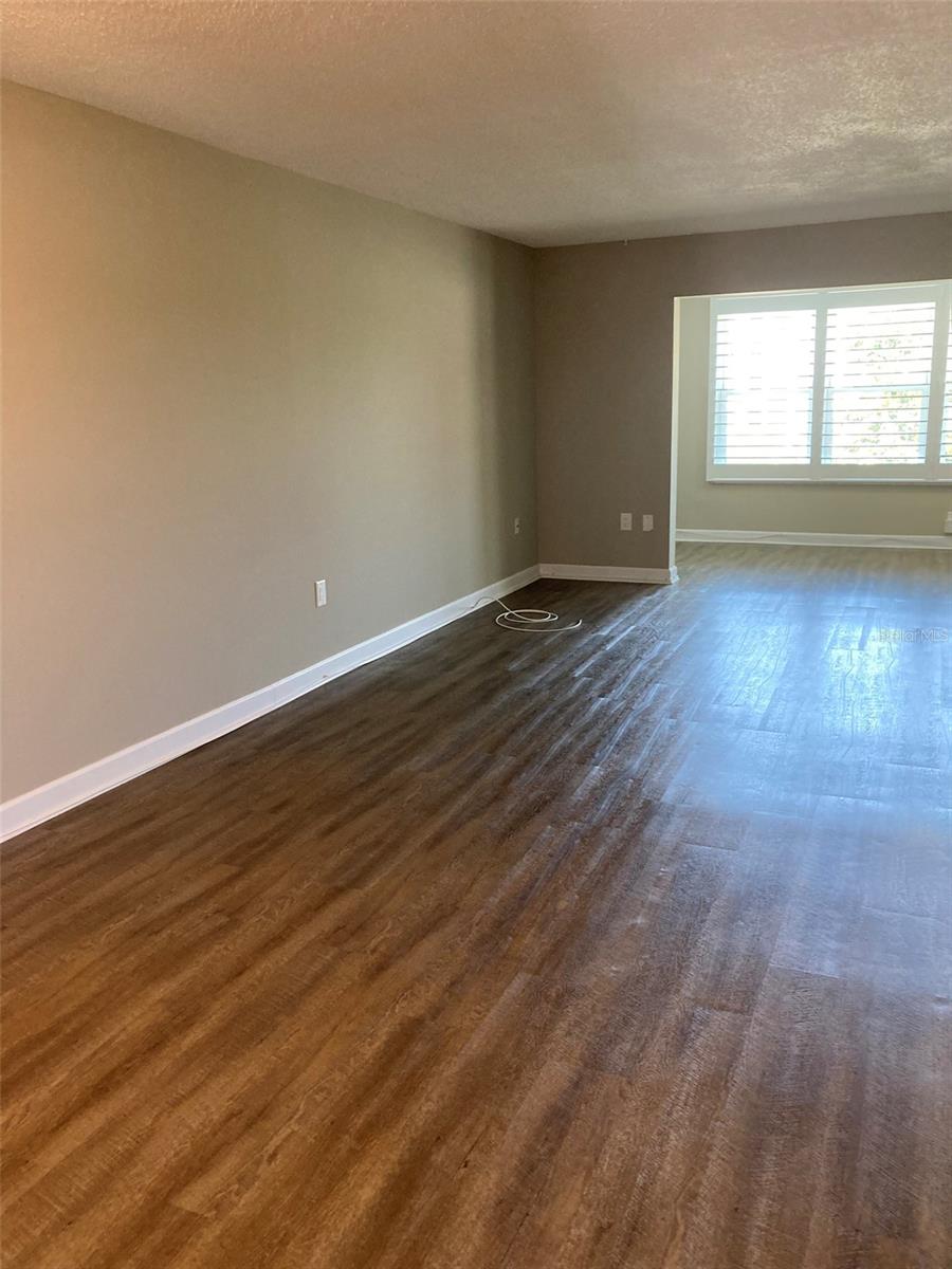 Image 11 of 47 For 5530 80th Street N A306