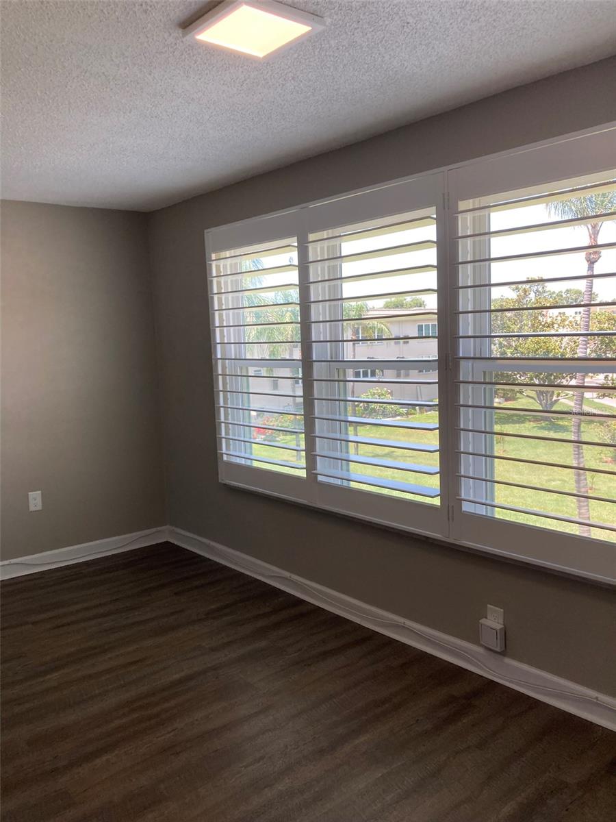 Image 15 of 47 For 5530 80th Street N A306