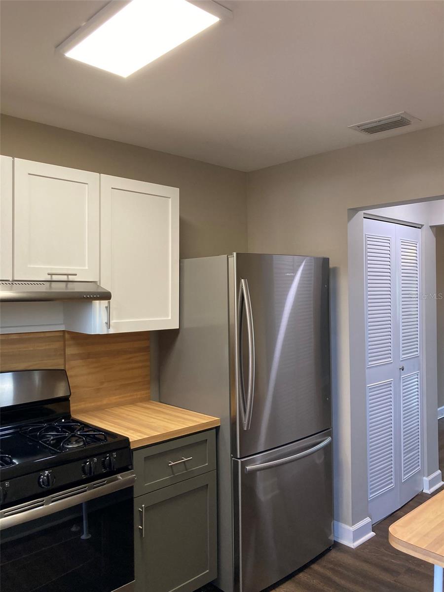 Image 4 of 47 For 5530 80th Street N A306