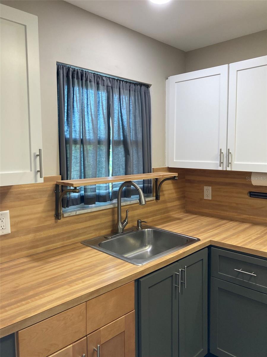 Image 5 of 47 For 5530 80th Street N A306