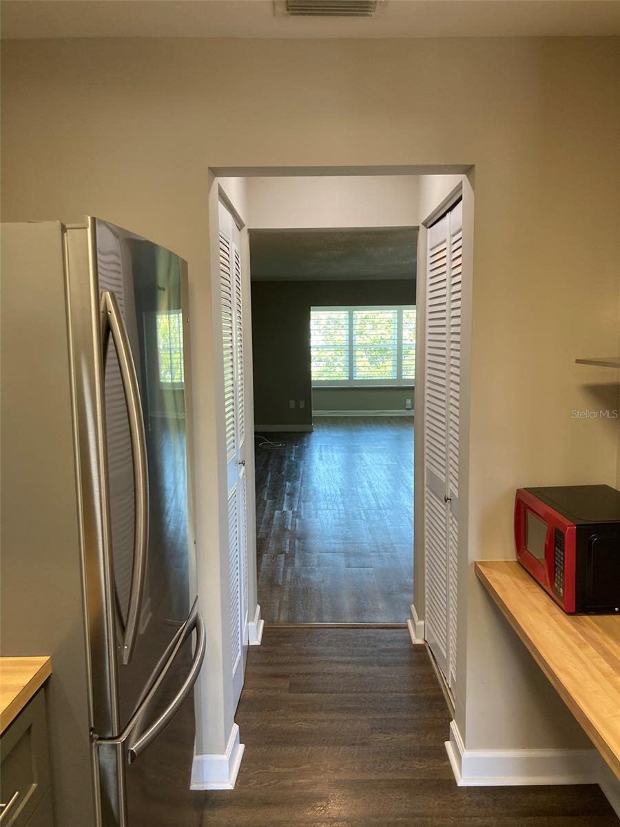 Image 7 of 47 For 5530 80th Street N A306