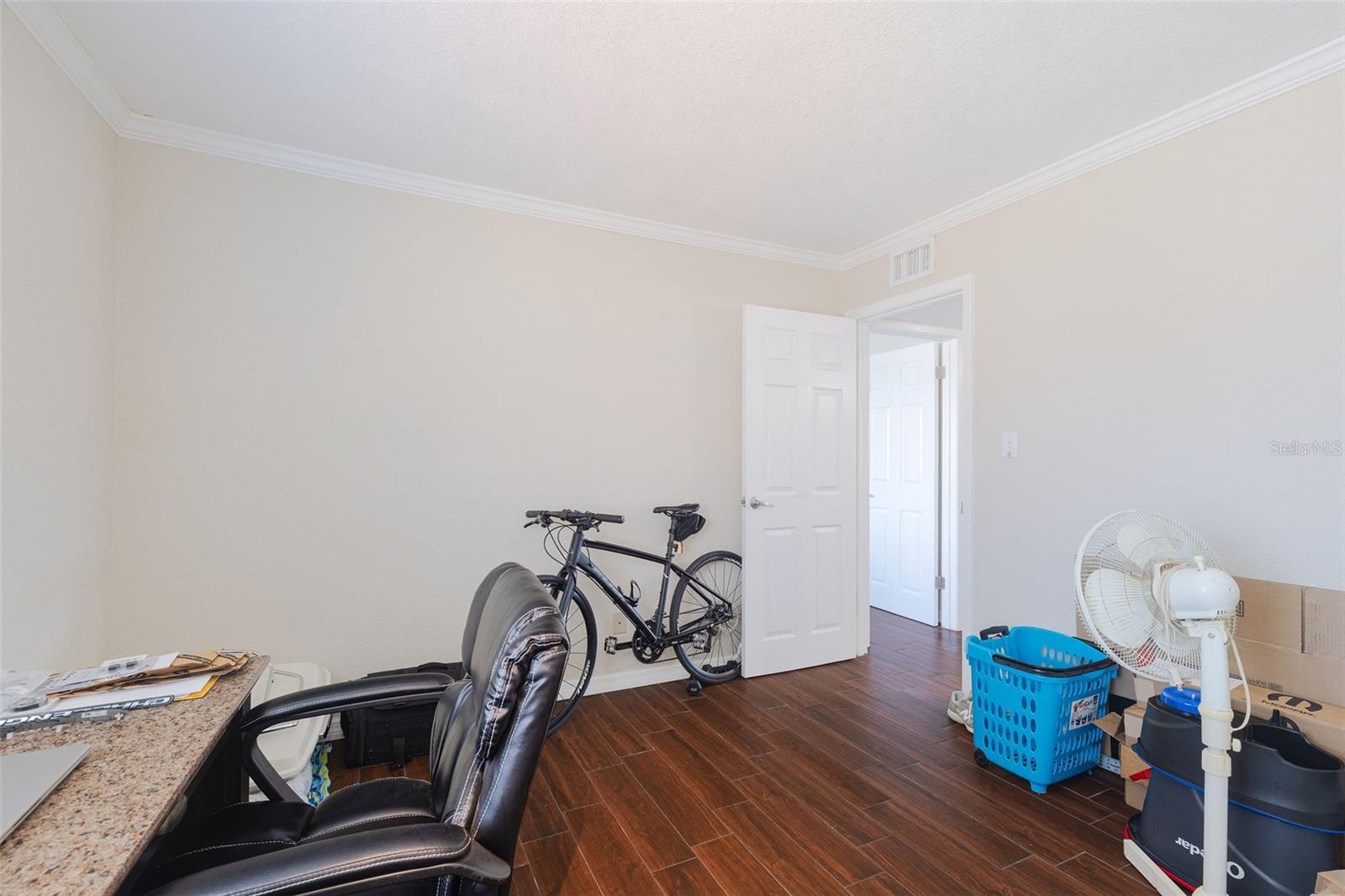 Image 16 of 30 For 10379 Paradise Boulevard 40