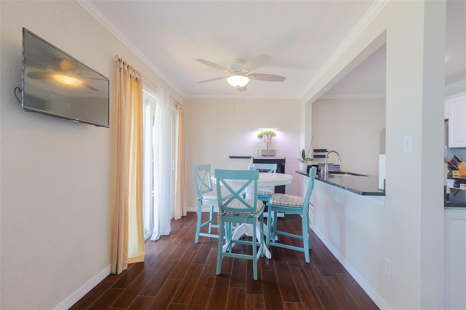 Image 18 of 30 For 10379 Paradise Boulevard 40