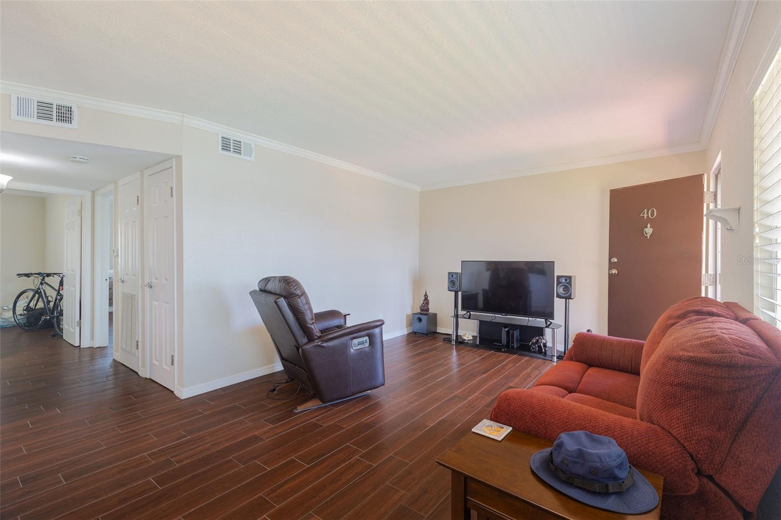 Image 19 of 30 For 10379 Paradise Boulevard 40