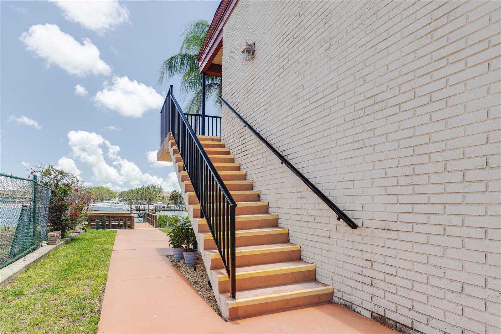 Image 22 of 30 For 10379 Paradise Boulevard 40