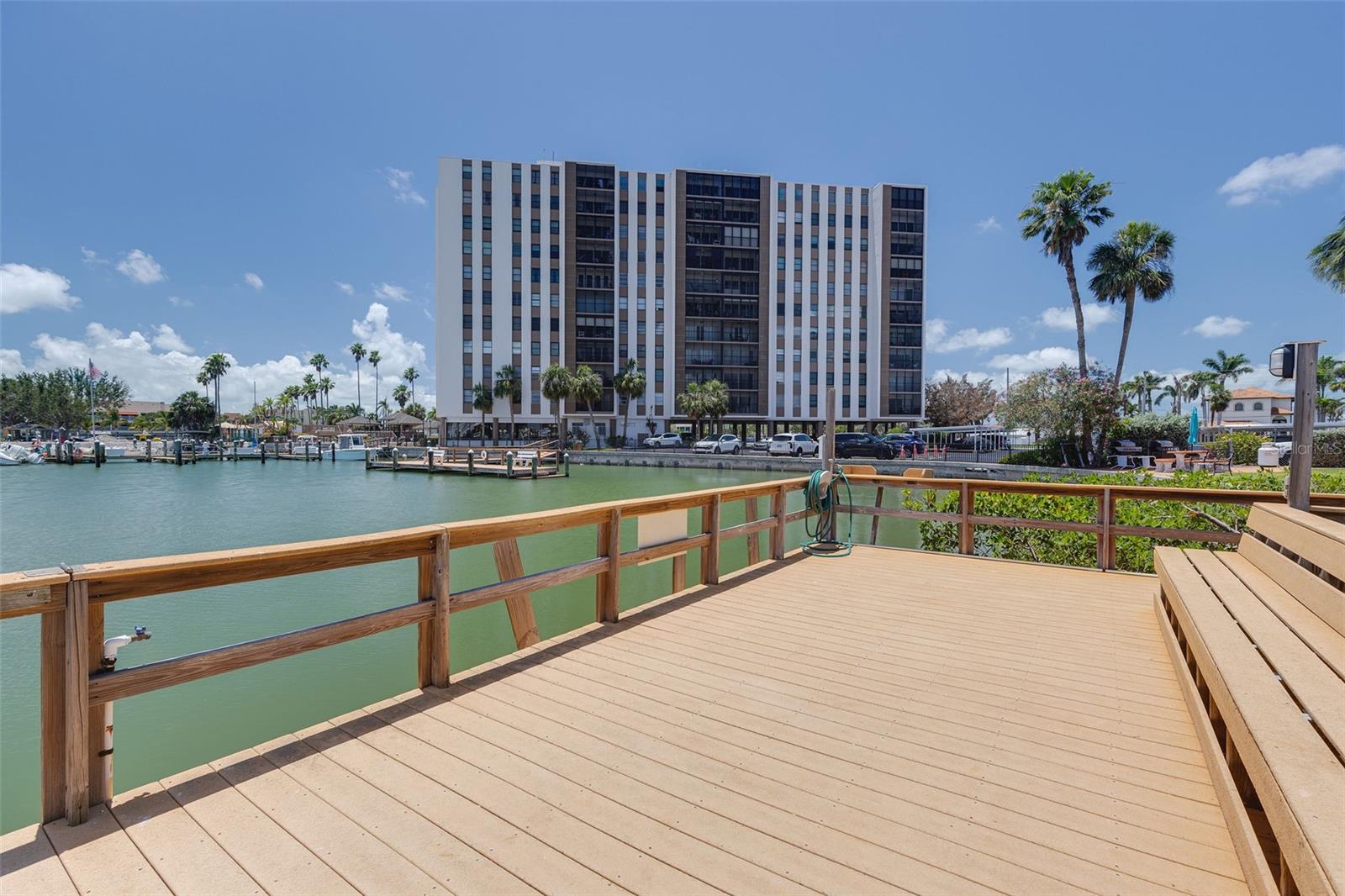 Image 24 of 30 For 10379 Paradise Boulevard 40
