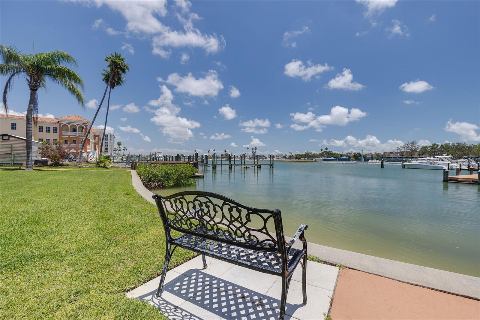 Image 26 of 30 For 10379 Paradise Boulevard 40