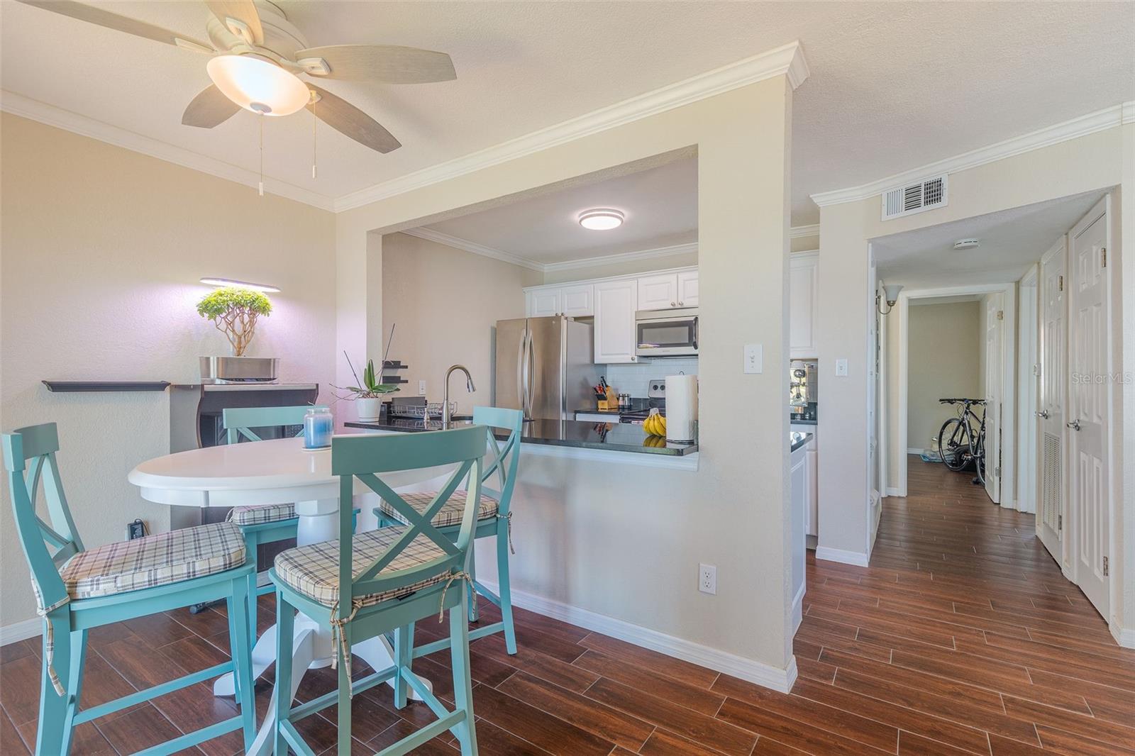 Image 5 of 30 For 10379 Paradise Boulevard 40