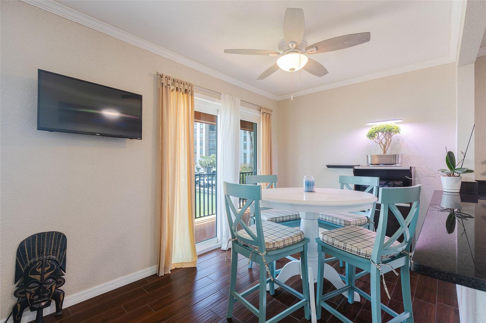 Image 6 of 30 For 10379 Paradise Boulevard 40