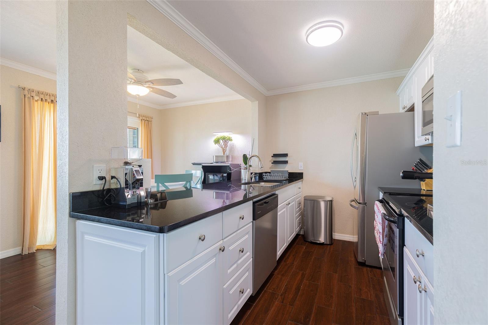 Image 9 of 30 For 10379 Paradise Boulevard 40