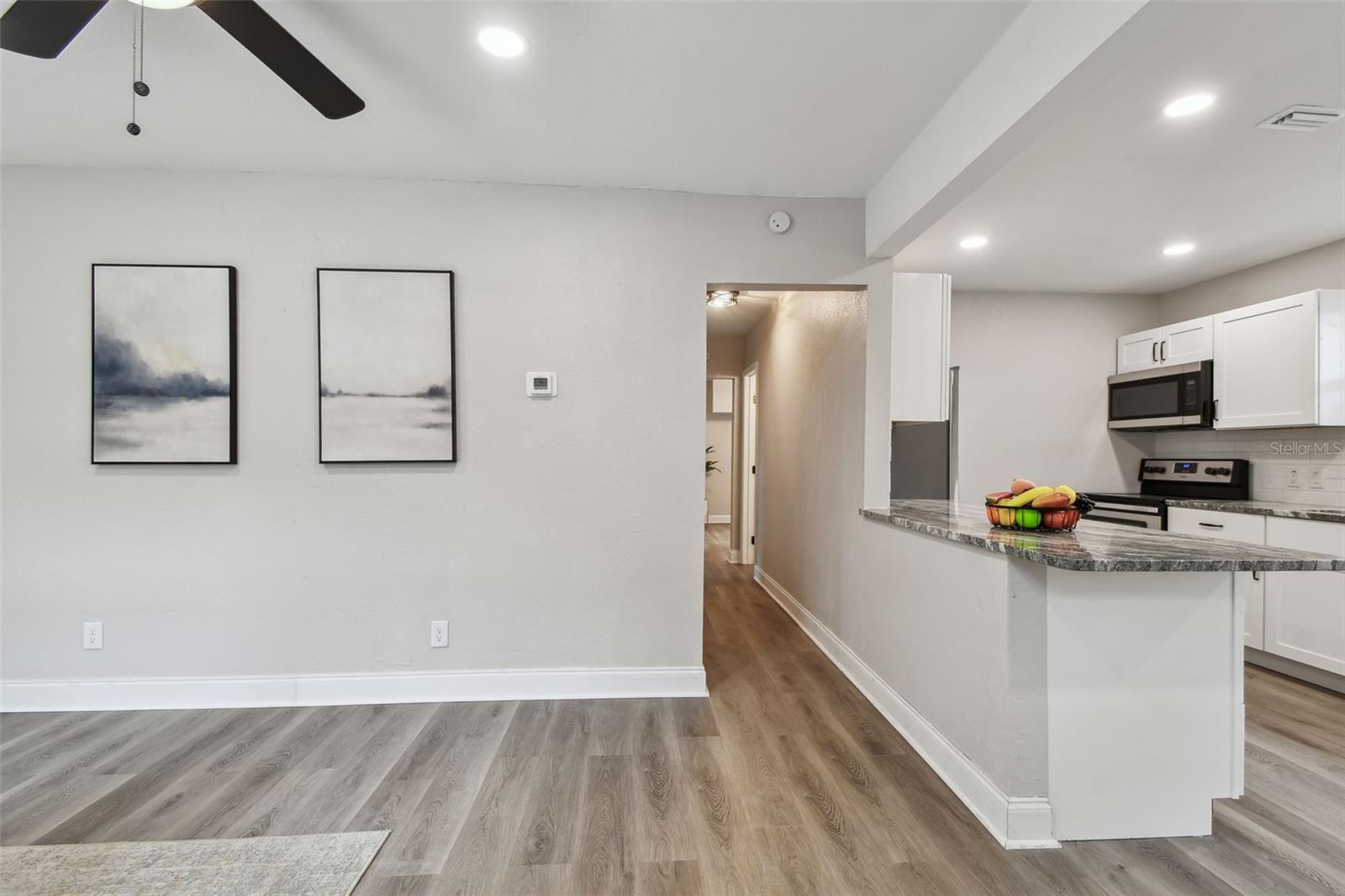 Image 4 of 37 For 2230 Melrose Avenue S