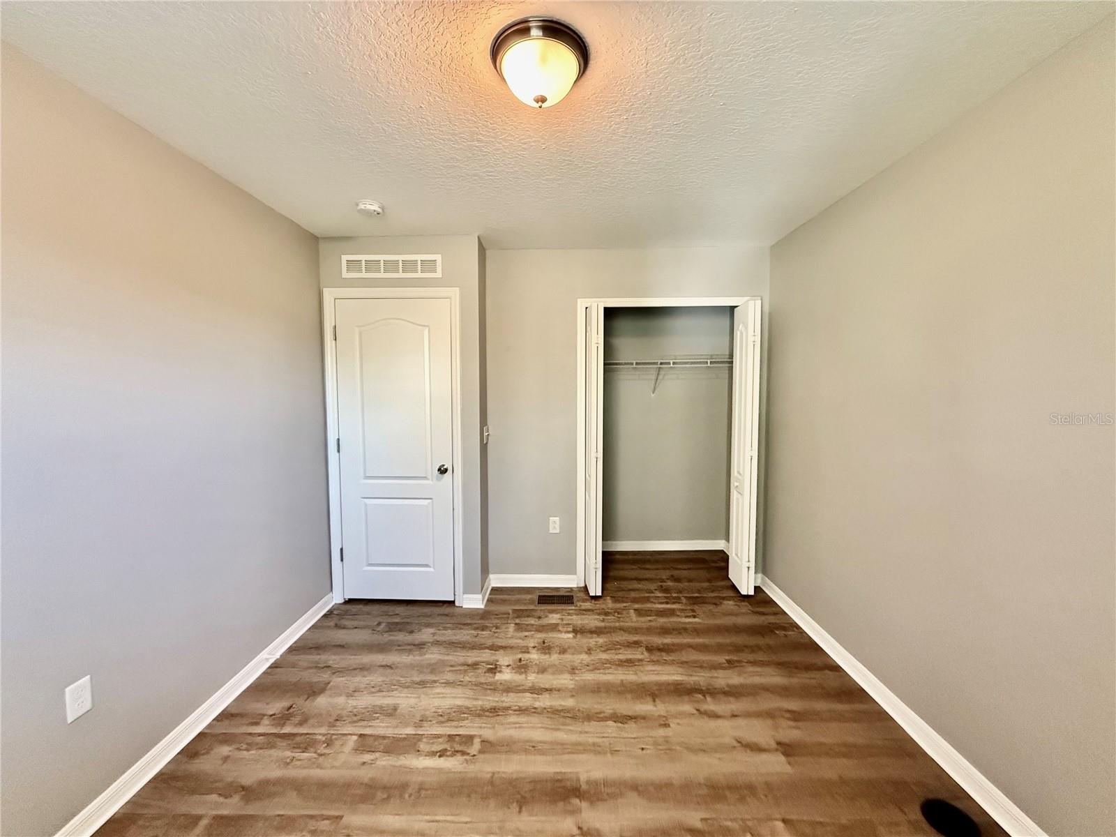 Listing photo id 22 for 4505 Ashburn Square Drive
