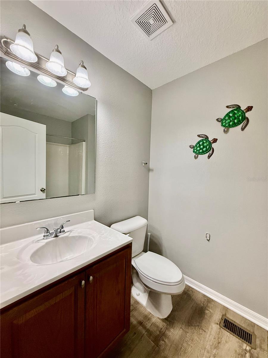 Listing photo id 23 for 4505 Ashburn Square Drive