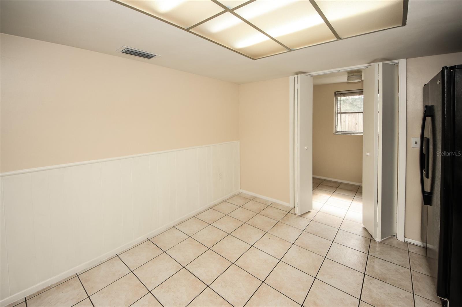 Image 11 of 25 For 7904 Judith Crescent