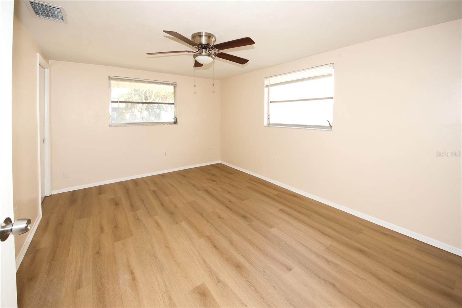 Image 13 of 25 For 7904 Judith Crescent