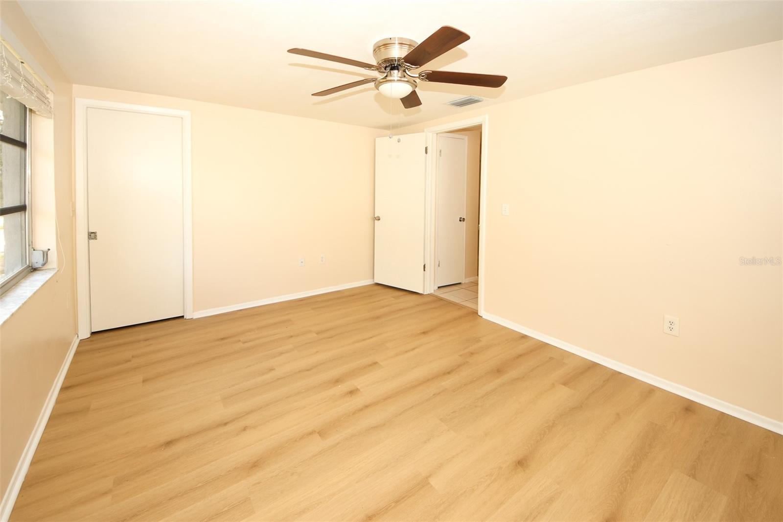 Image 17 of 25 For 7904 Judith Crescent