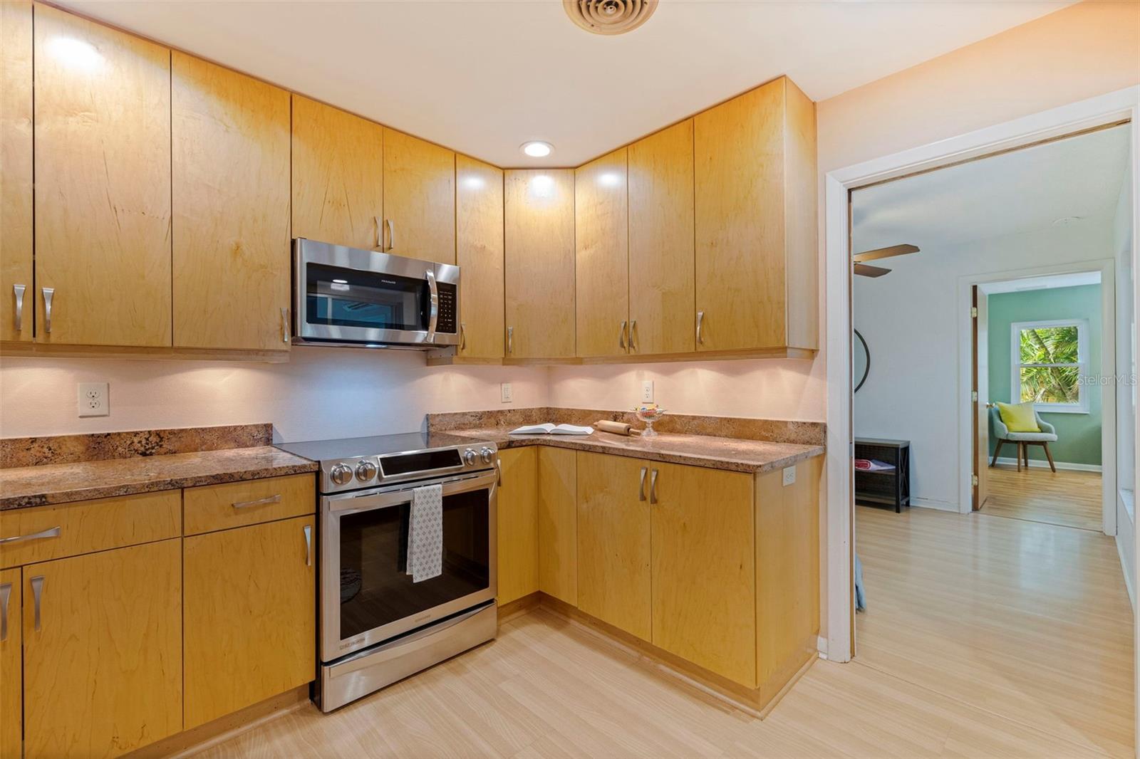 Image 14 of 44 For 5901 3rd Street S