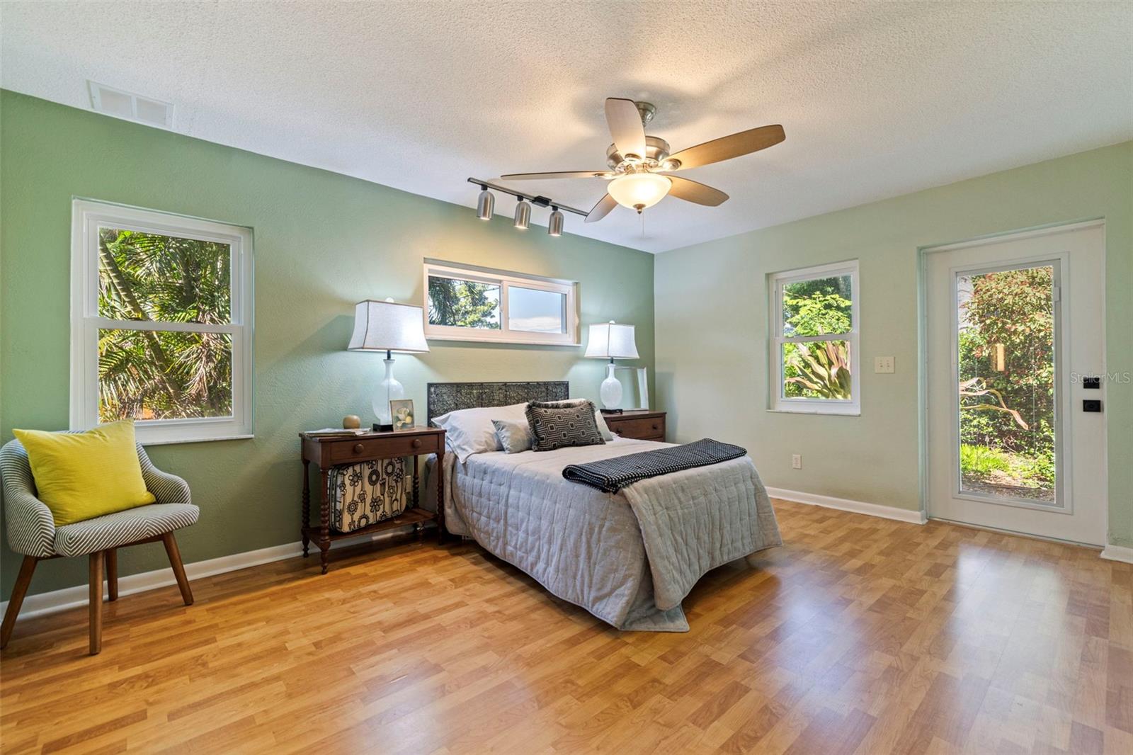 Image 21 of 44 For 5901 3rd Street S