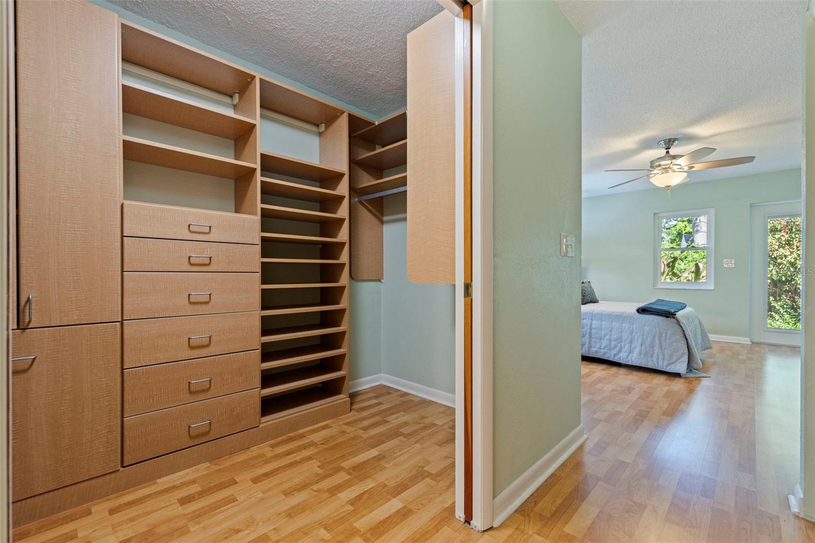 Image 23 of 44 For 5901 3rd Street S