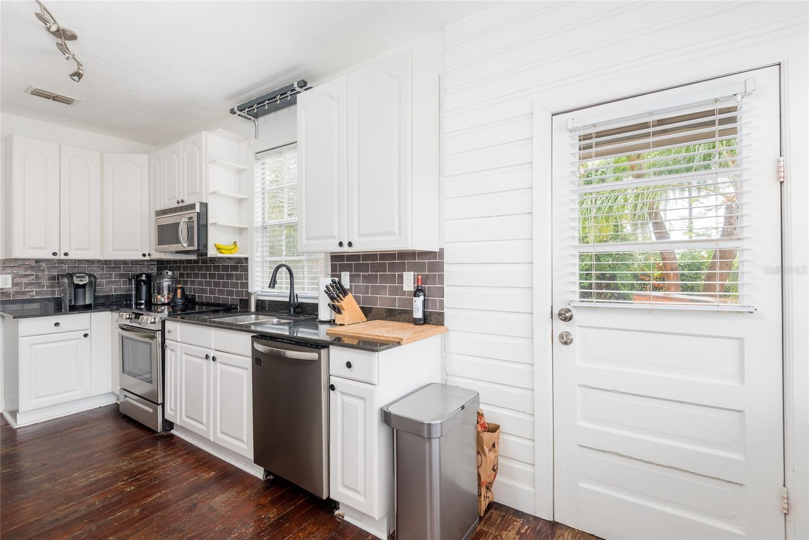 Image 10 of 27 For 3012 Julia Street