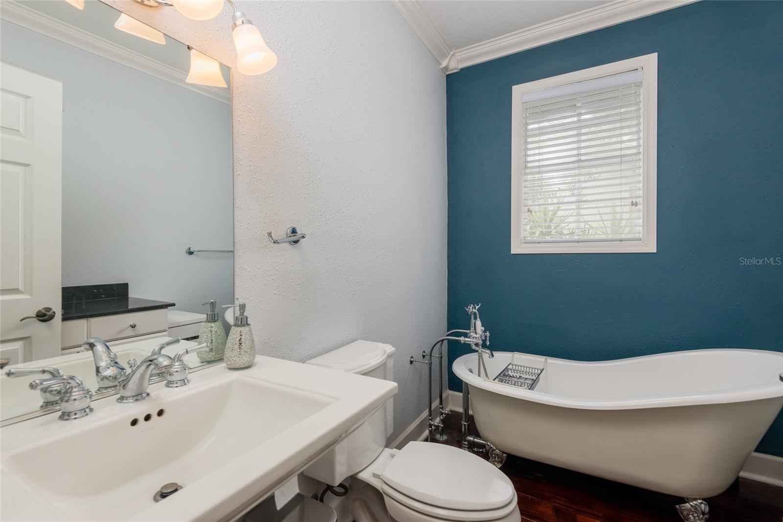 Image 17 of 27 For 3012 Julia Street