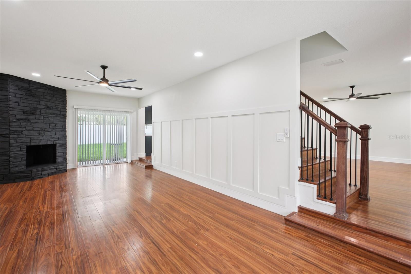 Image 7 of 34 For 226 Willowick Avenue