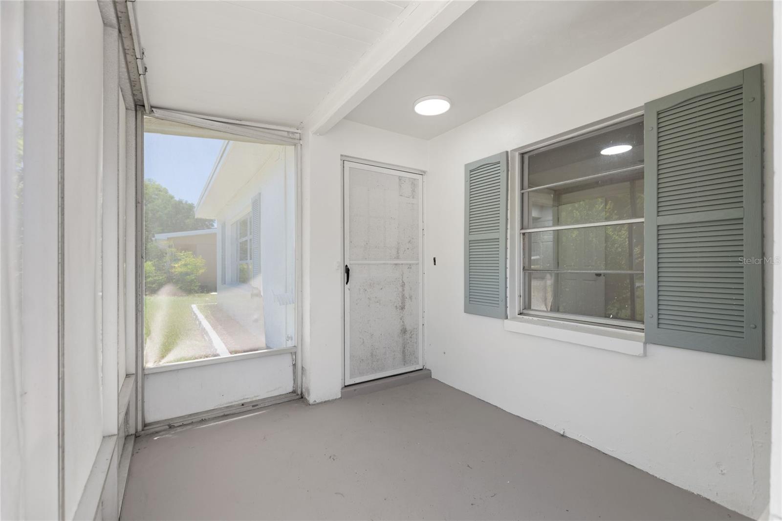 Listing photo id 10 for 20 Washington Street