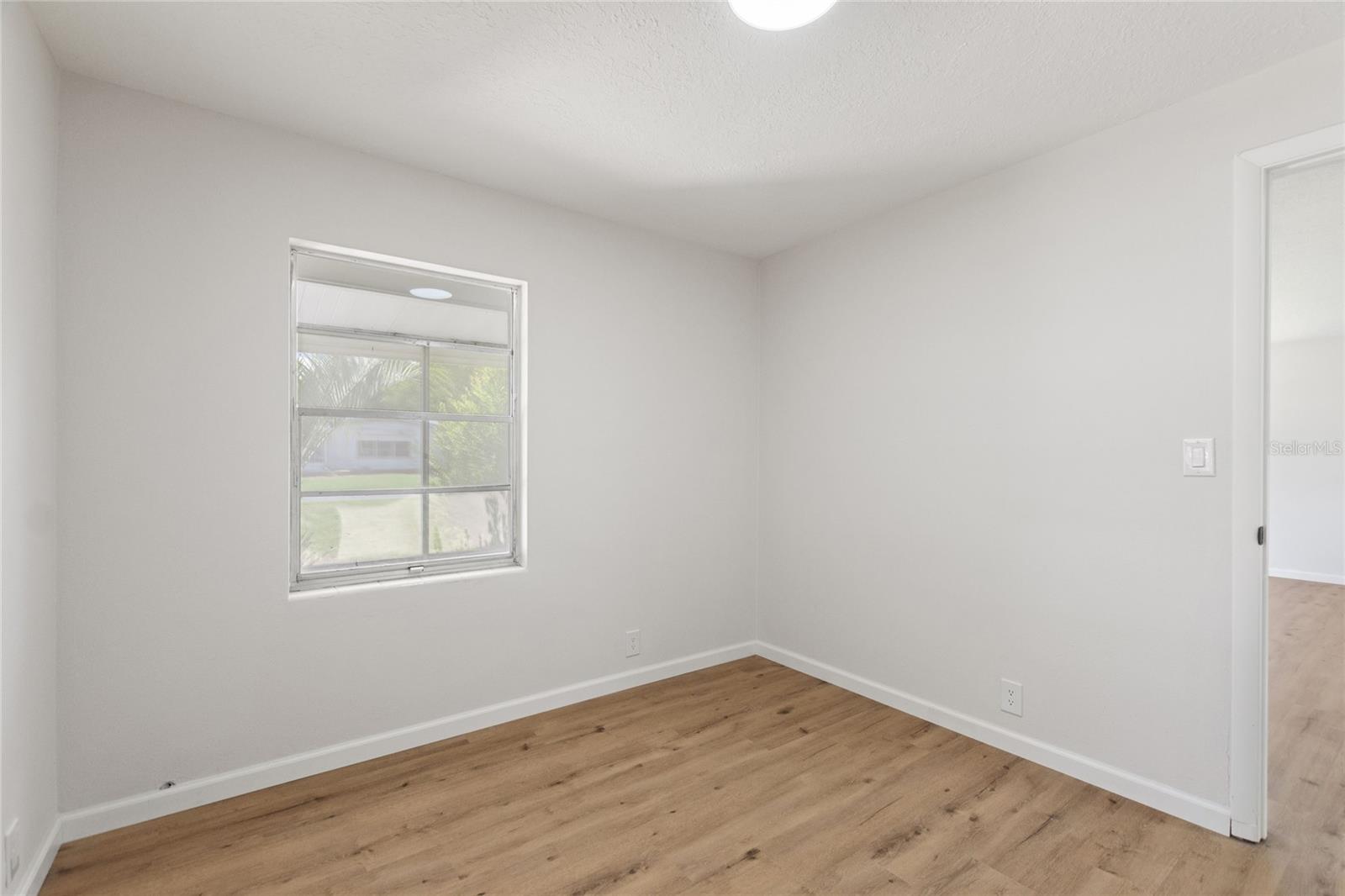 Listing photo id 15 for 20 Washington Street