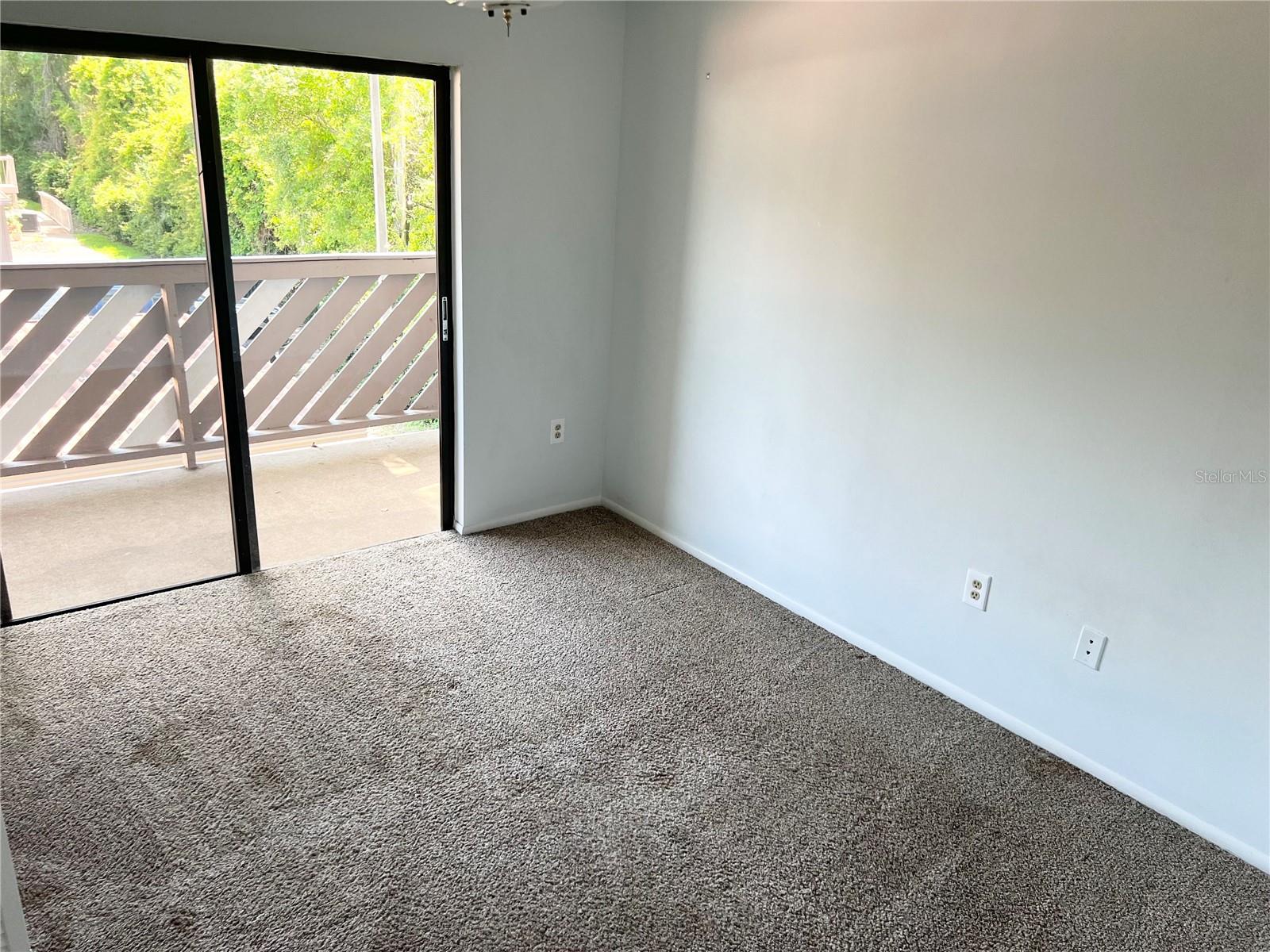 Image 22 of 27 For 647 Fairmont Avenue C