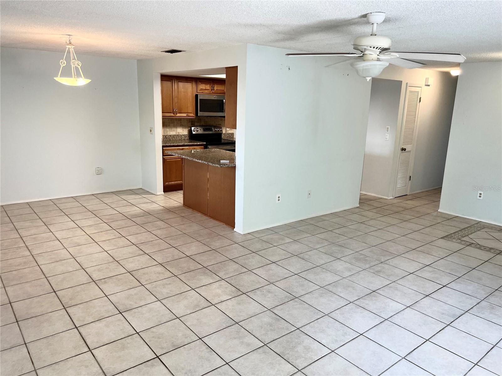 Image 7 of 27 For 647 Fairmont Avenue C