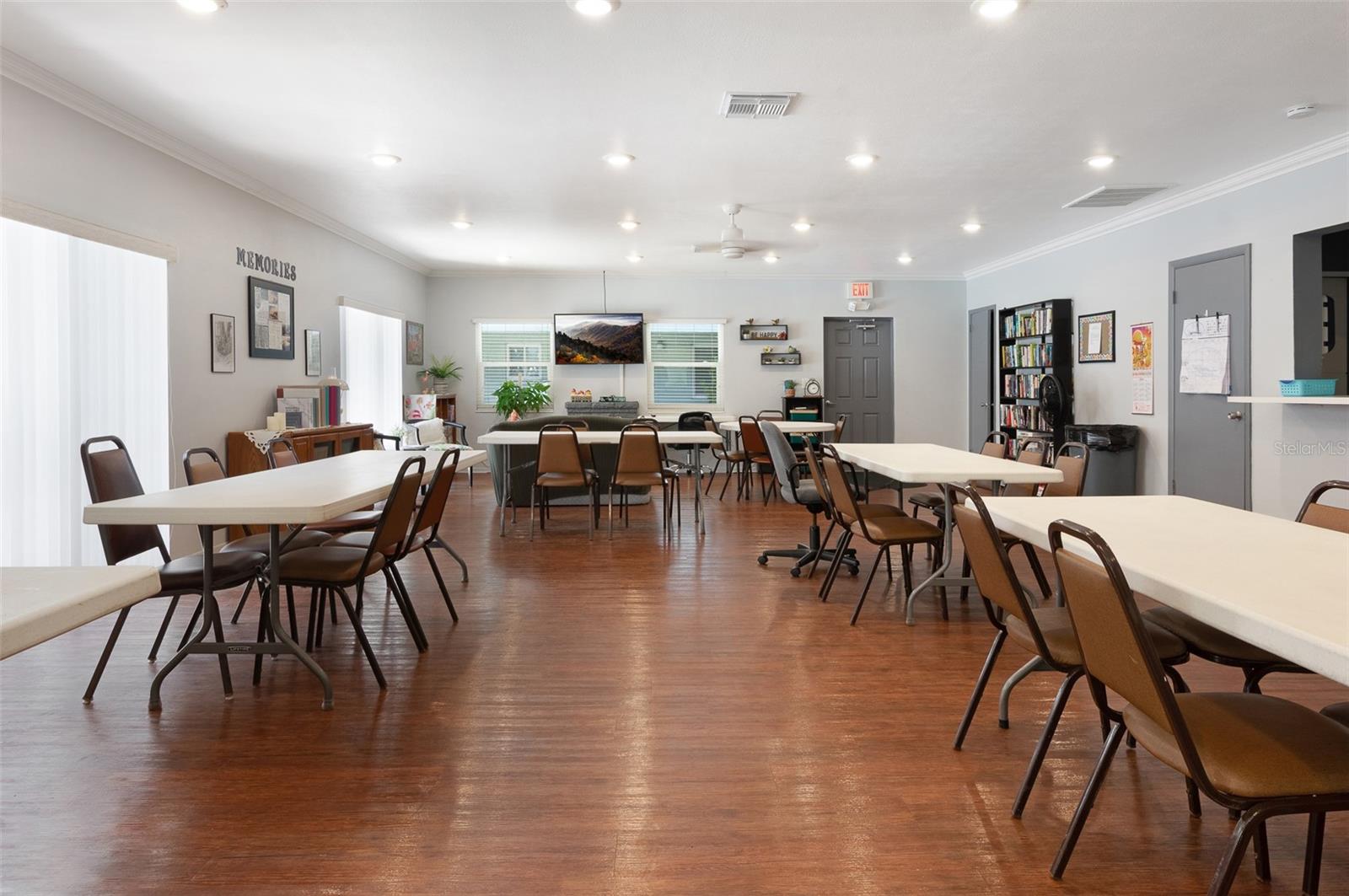 Image 17 of 30 For 801 83rd Avenue N 209