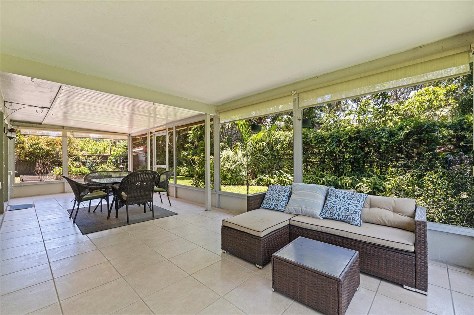 Image 19 of 54 For 768 Pinellas Point Drive S